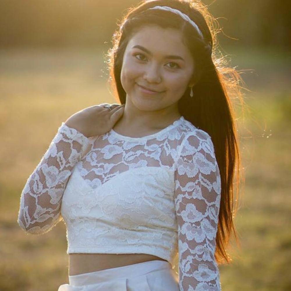 Meet your Posher, Claudia